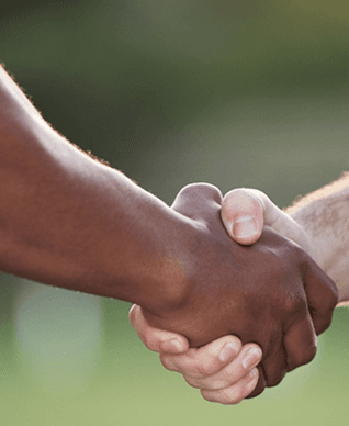 Poignée de main symbolisant le partenariat